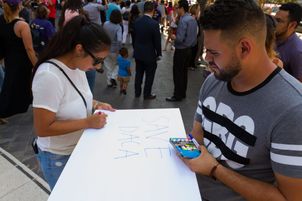 Tribunal de EE.UU. revisa la legalidad de DACA